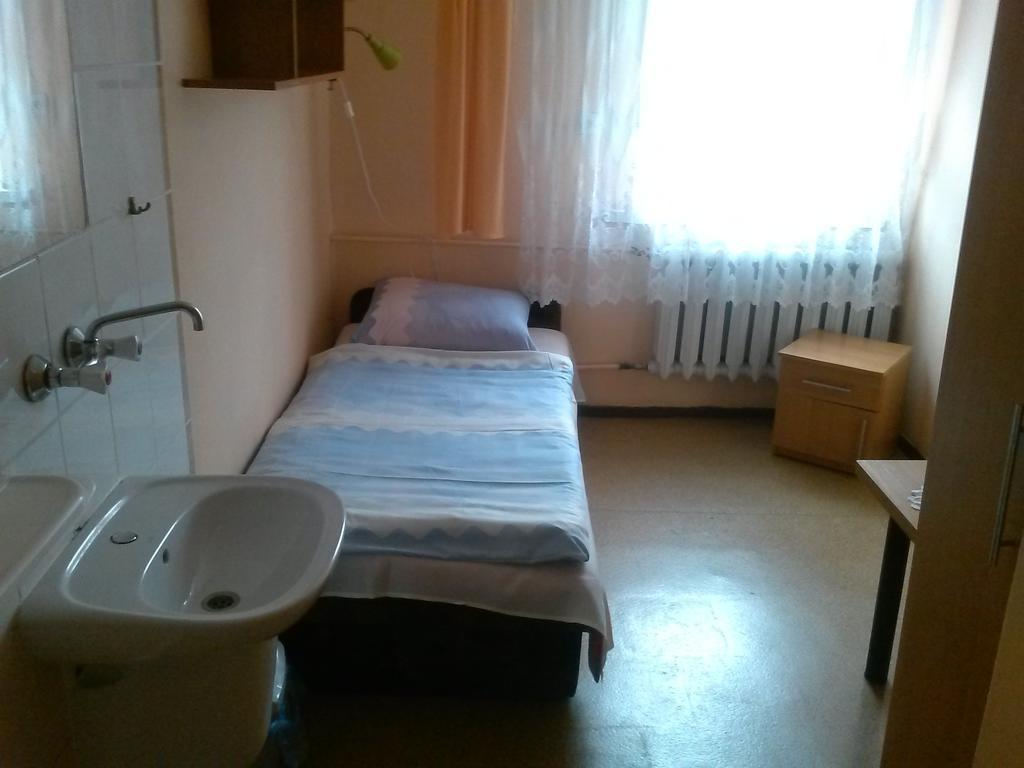 Pod Zielonym Kogutem Hostel Duszniki Zdrój Δωμάτιο φωτογραφία