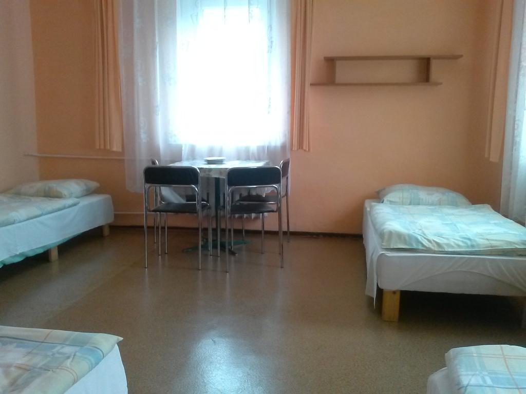 Pod Zielonym Kogutem Hostel Duszniki Zdrój Δωμάτιο φωτογραφία